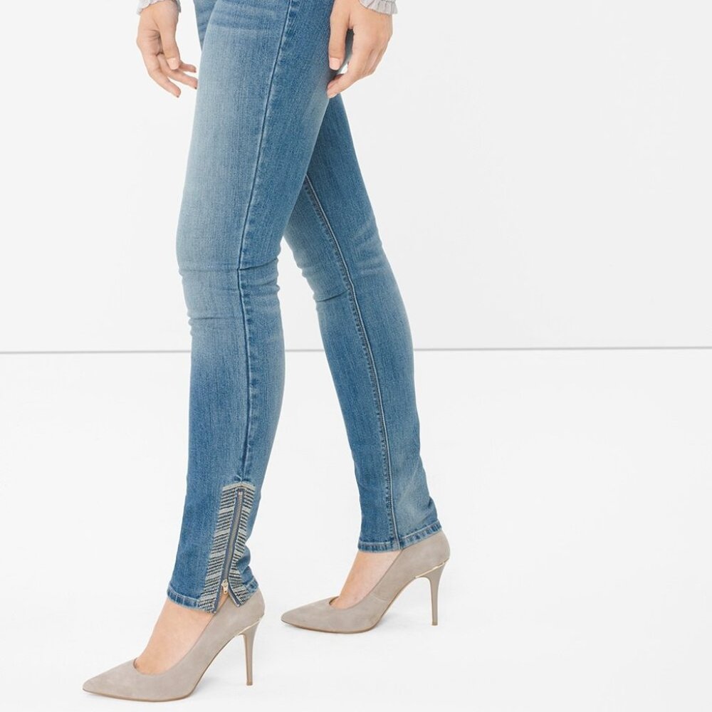 White House Black Market WHBM Jeans - The Skimmer Embroidered Jeans Size 2